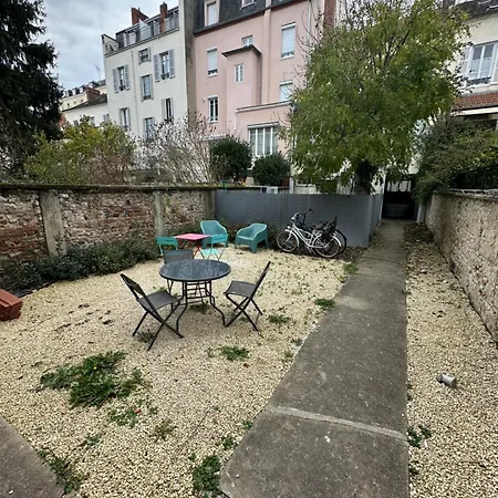 Emeraude 3 Apartman *